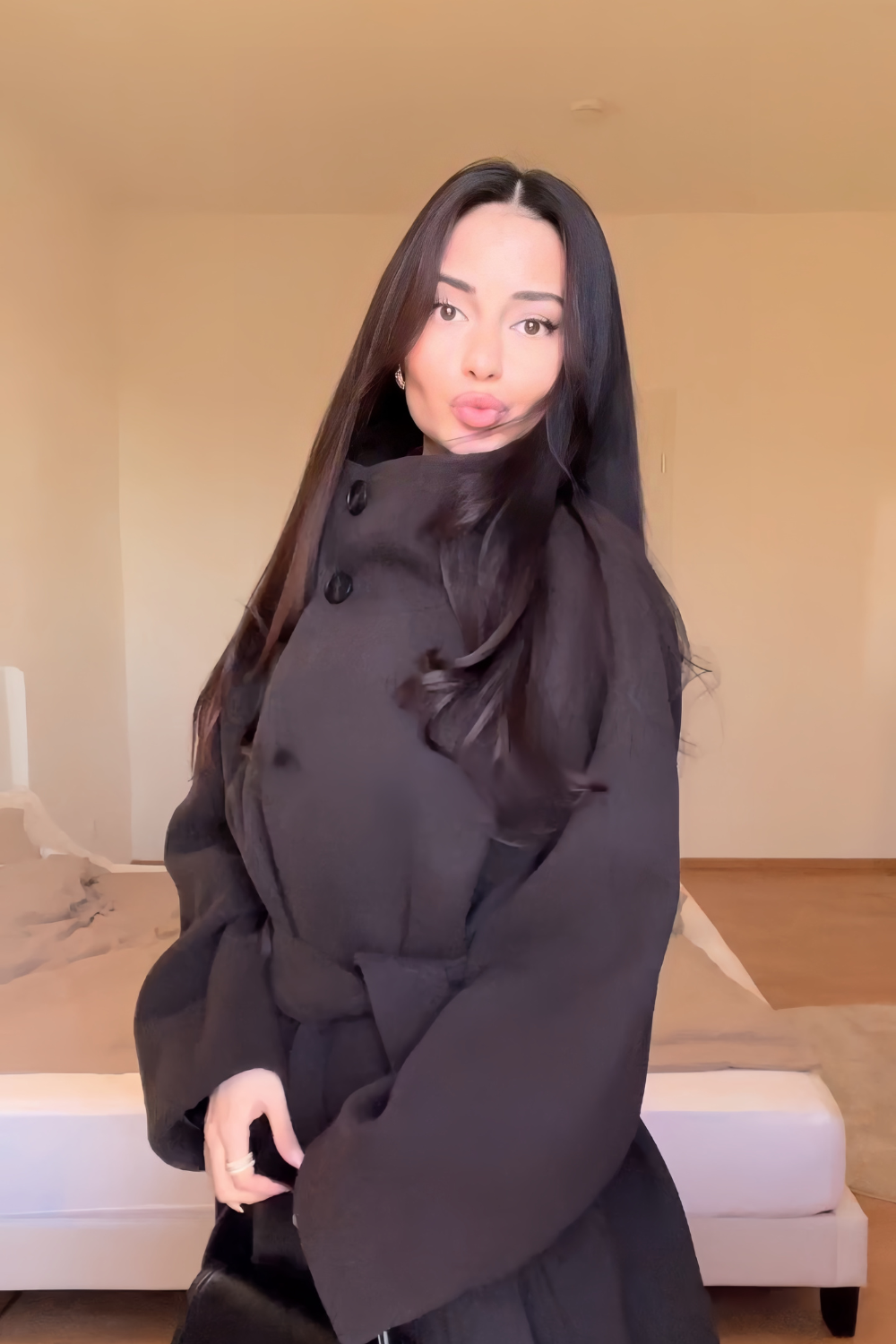 Selected Variant Image