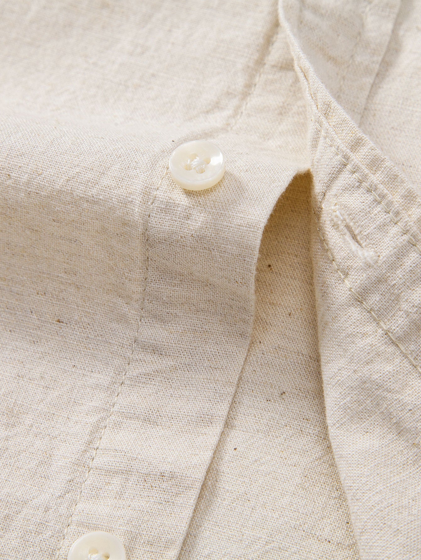 Elegant Men’s Linen Shirt with Pocket and Button